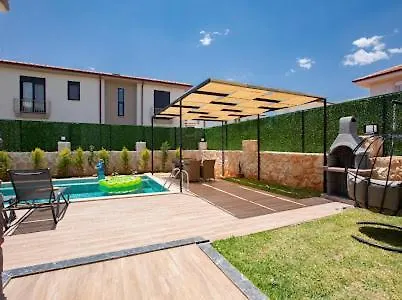 Villa Mayura *