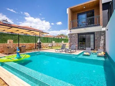 Villa Mayura *